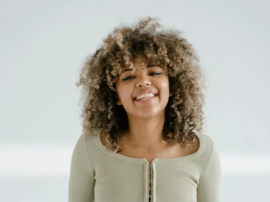 Model with defined natural curls